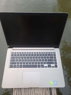 Laptop Asus i5-7200, 8gb, 128gb, 500gb, vga 940MX