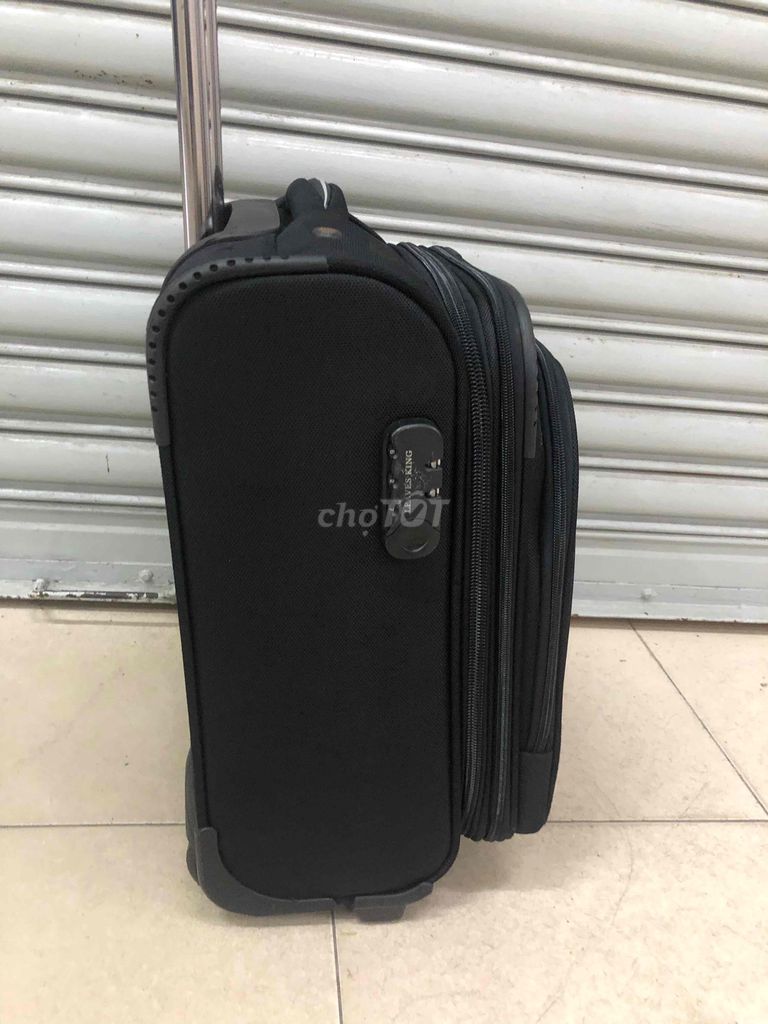 Bán cái vali hàng châu Âu. Mua bán Túi xách tại Quận 4 Tp Hồ Chí Minh được đăng bởi Hạnh hình 2