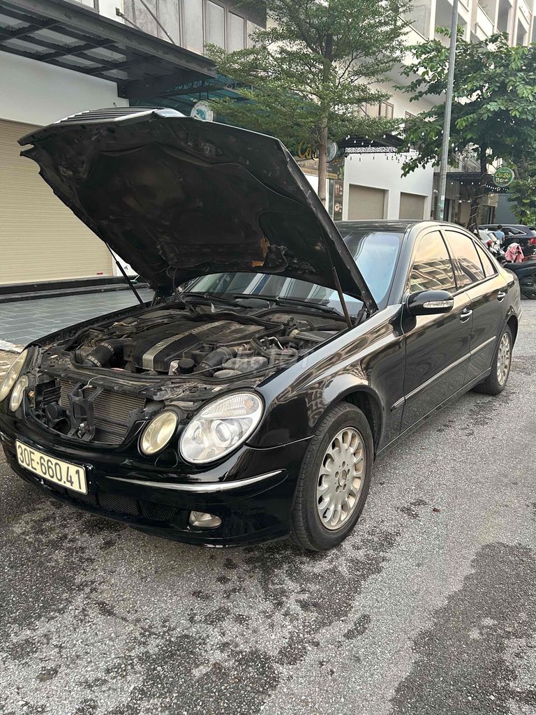 Mercedes-Benz E240 2003 Черный