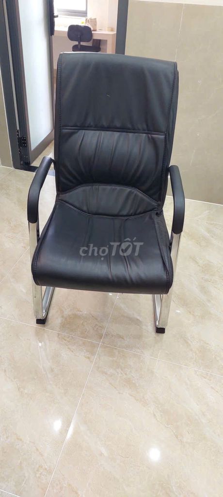 Ghế văn phòng Da Đen đã sử dụng. Mua bán Đồ dùng văn phòng tại Huyện Hóc Môn Tp Hồ Chí Minh được đăng bởi Châu hình 1