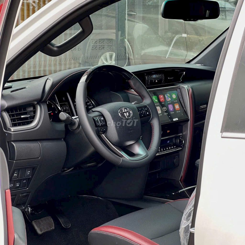 Fortuner Legender 2.4 AT- giảm trực tiếp tiền mặt. Mua bán Ô tô tại Quận 6 Tp Hồ Chí Minh được đăng bởi Tuấn TOYOTA HÙNG VƯƠNG hình 8