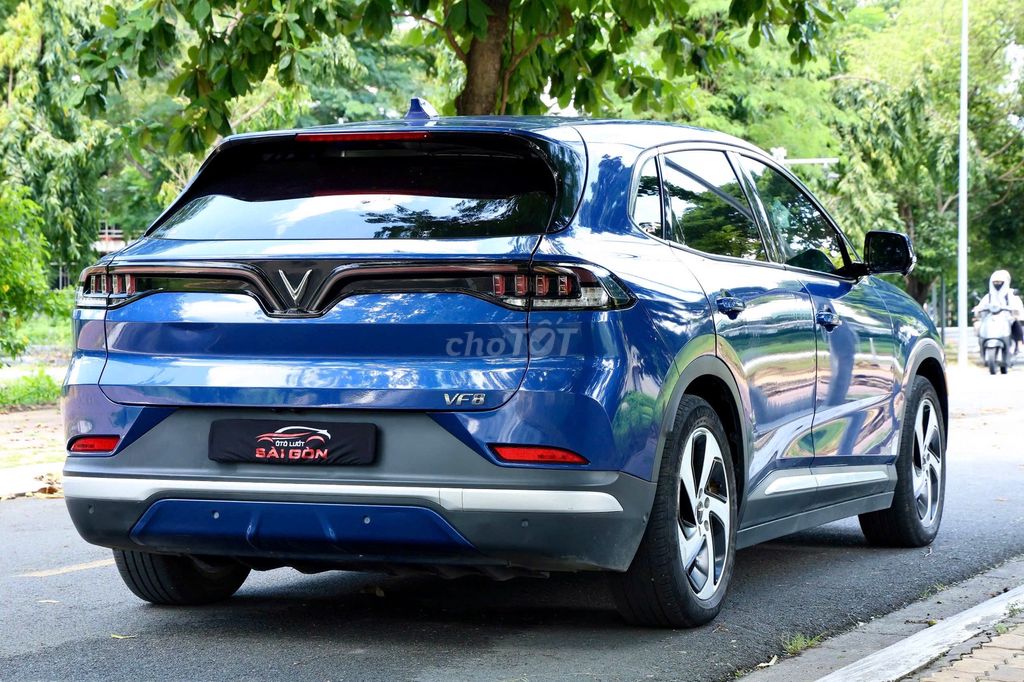 VinFast VF8 2023 Комплектация с купленной батареей SUV 90 000 км