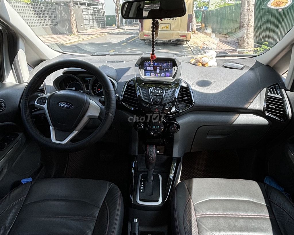 Ford EcoSport Titanium 2016 Белый 51 000 км
