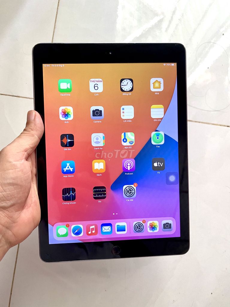 Apple iPad Gen 6 32GB Wifi Xám. Mua bán Máy tính bảng tại Quận 10 Tp Hồ Chí Minh được đăng bởi MinhThanh hình 1