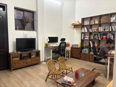 Hơn 2 tỷ có CH 60m2 2 phòng ngủ tầng thấp gần trung tâm