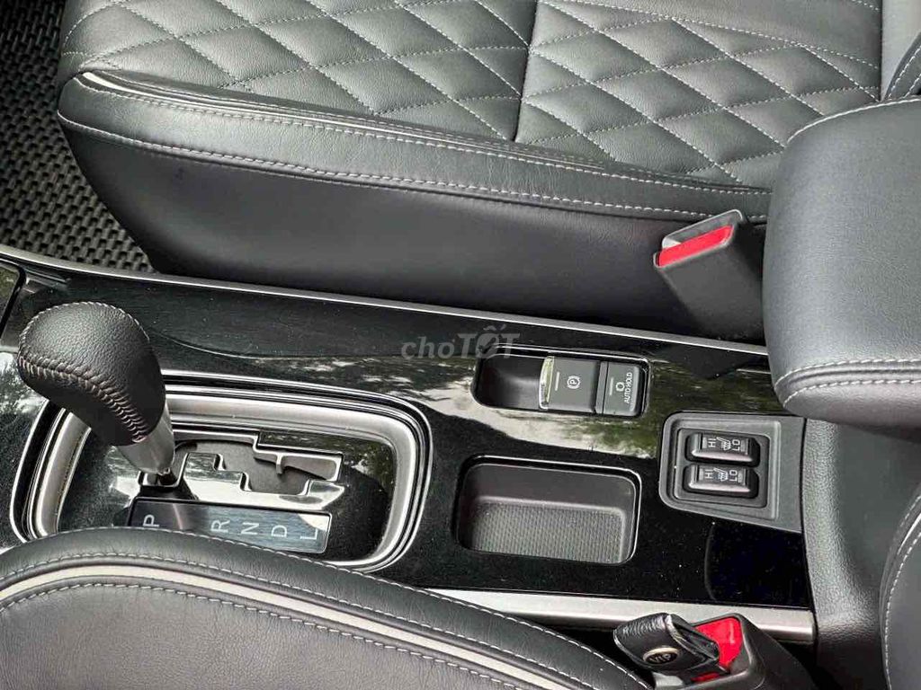 Mitsubishi Outlander 2024 Premium 2.0 CVT - 4000 k. Mua bán Ô tô tại Quận Cầu Giấy Hà Nội được đăng bởi Cửa hàng Đại Tín Auto hình 9