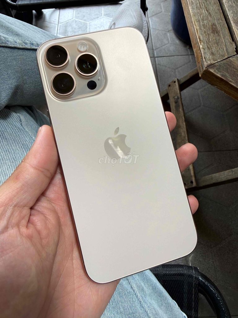 Apple iPhone 16 Pro Max 256GB Vàng Đã sử dụng. Mua bán Điện thoại tại Thành phố Đà Lạt Lâm Đồng được đăng bởi HD STORE 235 bùi thị xuân đà lạt hình 1