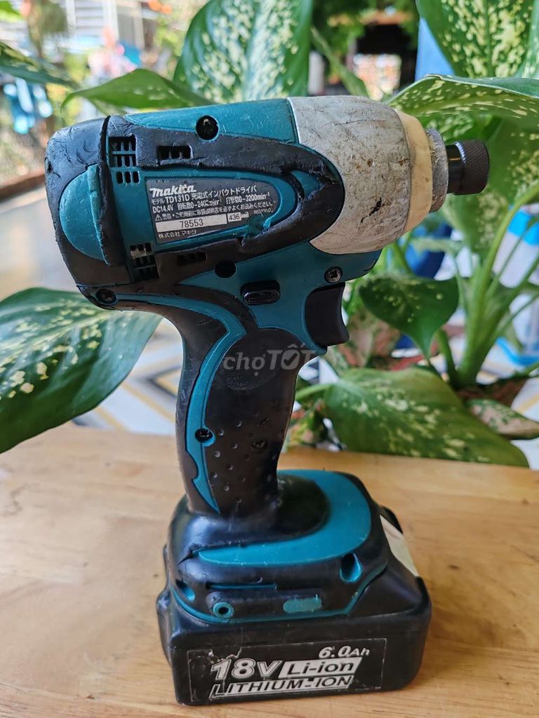 Máy vặn mở ốc MAKITA 18V

TD 131D
Chế độ đảo chiều