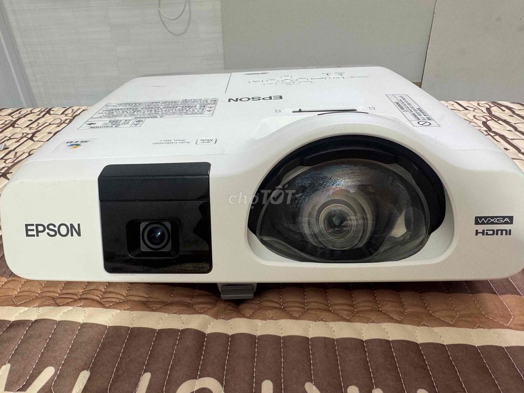 Máy chiếu Epson EB-536Wi 98%. Mua bán Đồ dùng văn phòng tại Quận 12 Tp Hồ Chí Minh được đăng bởi Hoàng Dũng hình 1
