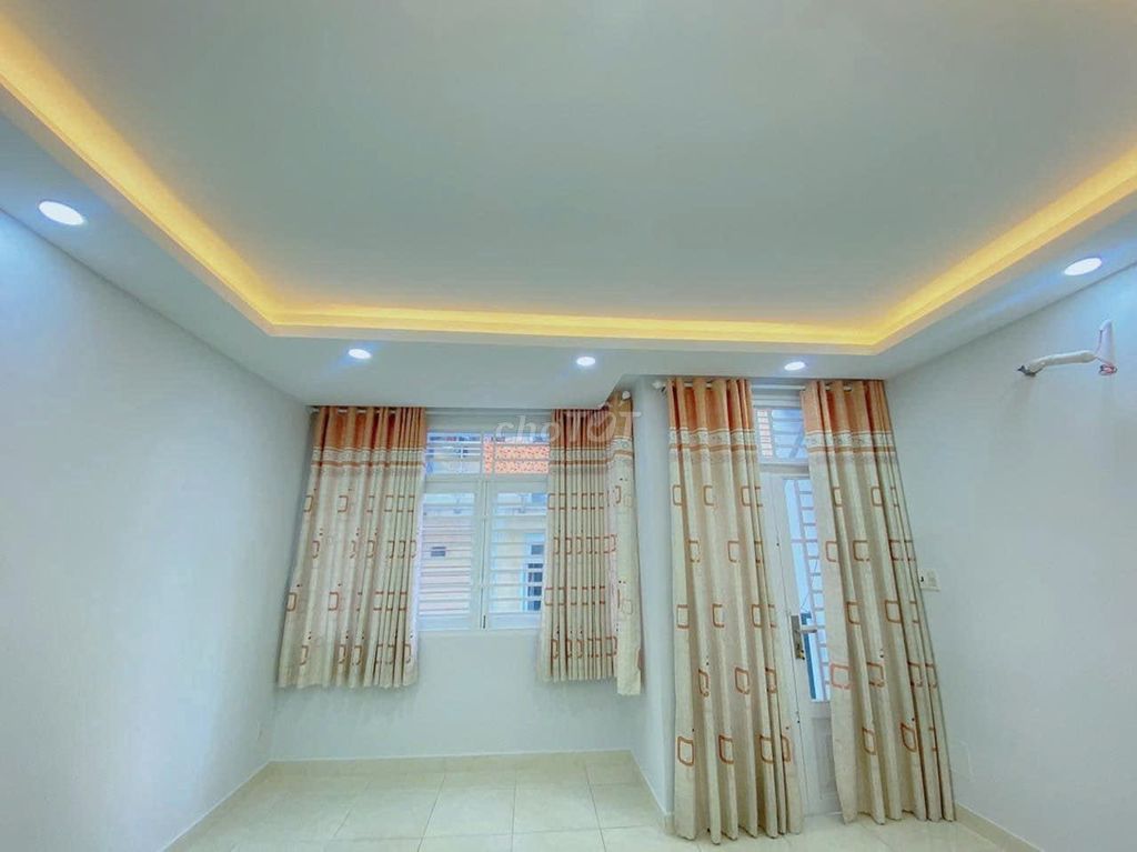 HXH Tô Hiến Thành, Q10. DT: 4.5x12m, 3 lầu, 5PN, 4WC - ảnh 3