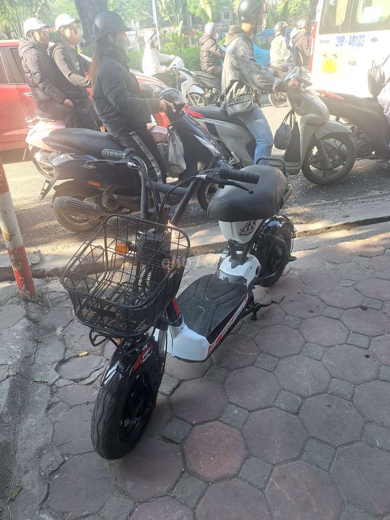 Xe đạp điện Giant M133 màu Trắng. Mua bán Xe điện tại Quận Đống Đa Hà Nội được đăng bởi Thiên Hương hình 3