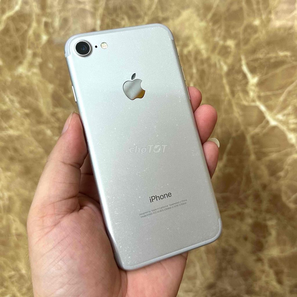 Iphone 7 32G zin icloud sạch vân tay nhạy pin 100