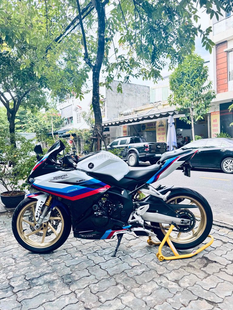 Honda CBR250R Нейкед 249куб.см 6-ступ