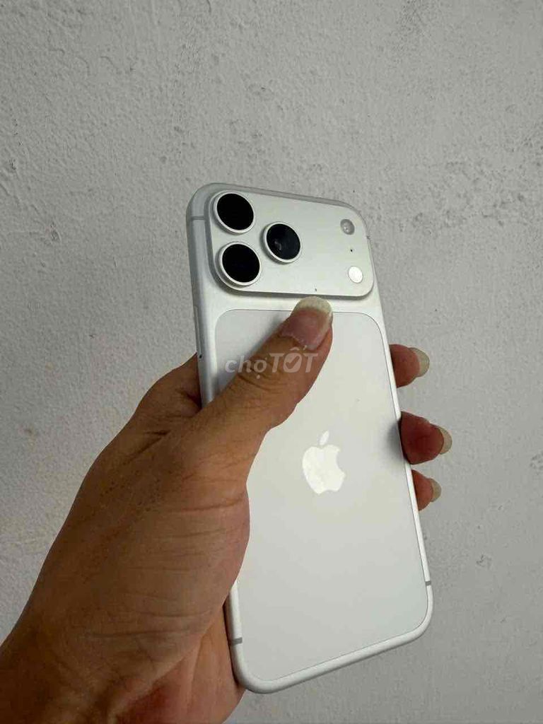 Apple iPhone 17 Pro Max 256GB Trắng mdm. Mua bán Điện thoại tại Quận Hai Bà Trưng Hà Nội được đăng bởi doan kim ly hình 1