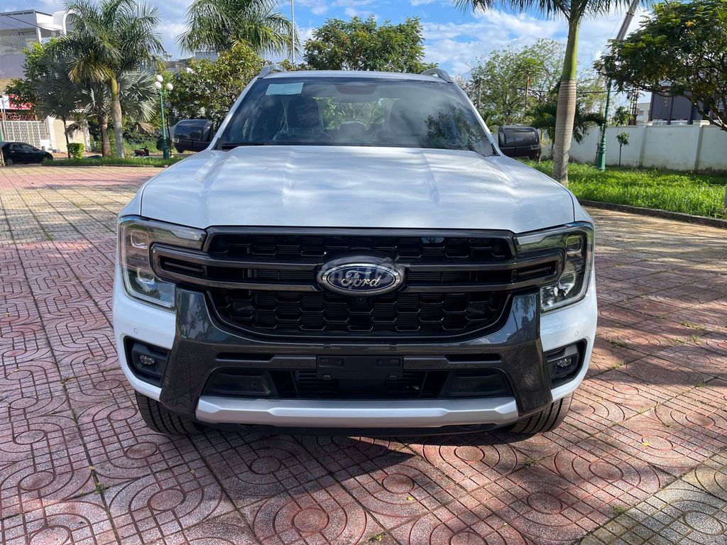 Wildtrak 2025 - Trắng - Tặng: BH, phim, sàn cam. Mua bán Ô tô tại Thành phố Buôn Ma Thuột Đắk Lắk được đăng bởi Hải Lam hình 1