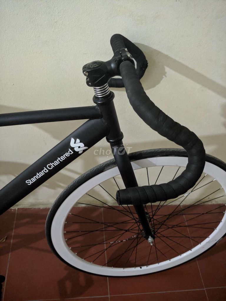 xe đạp fixed gear standard chartered