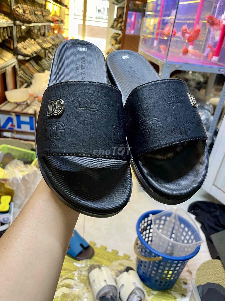 Dép lê Đen cả nam và nữ size 38-39. Mua bán Giày dép tại Huyện Đông Anh Hà Nội được đăng bởi Hà Tiến Lâm hình 1