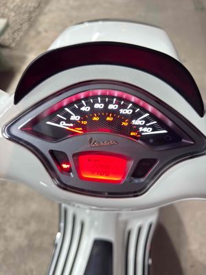 kẹt tiền cần bán gấp vespa 150abs. Mua bán Xe máy tại Quận Bình Tân Tp Hồ Chí Minh được đăng bởi Thạch Huy hình 1