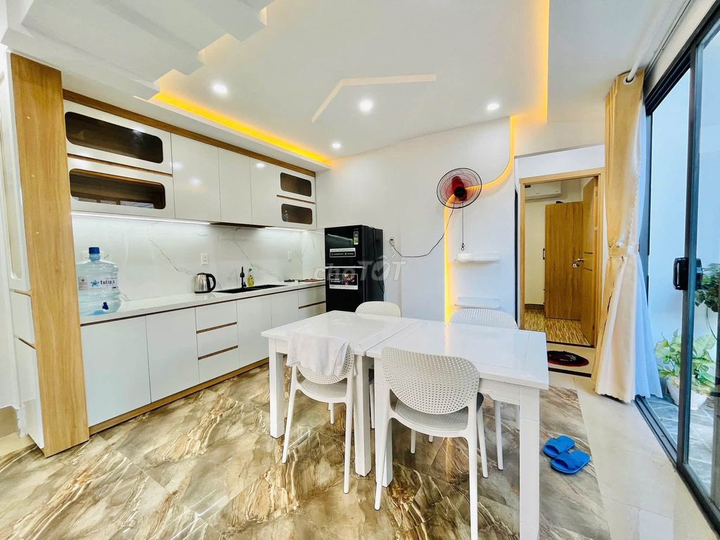 New 60 m² one-bedroom on Cách Mạng Tháng 8, ready now — photo 4