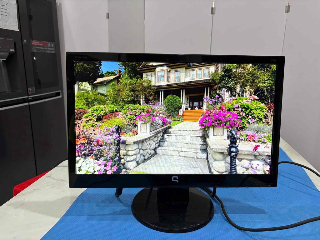 Màn hình Compad 19inch LED