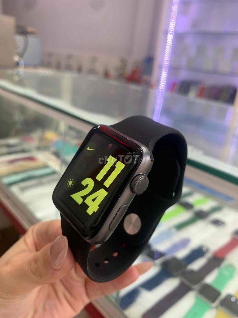 applewatch sr3.42 mm nhom den nike kì pin 96%