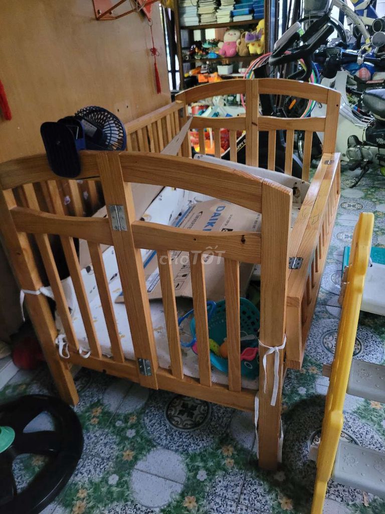 Cũi trẻ em gỗ rất mới. Mua bán Mẹ và bé tại Thành phố Thủ Dầu Một Bình Dương được đăng bởi Cu Gáy Bình Dương hình 1