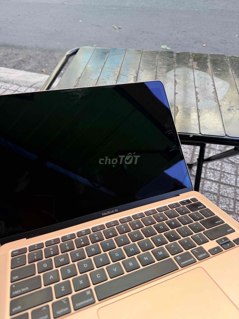 Apple Macbook Air 2020 i3 8GB/256GB. Mua bán Laptop tại Quận 1 Tp Hồ Chí Minh được đăng bởi MacbookSG PT Store hình 1