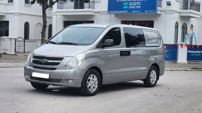 Hyundai Starex 2013 số sàn máy xăng, tải van 6 chỗ