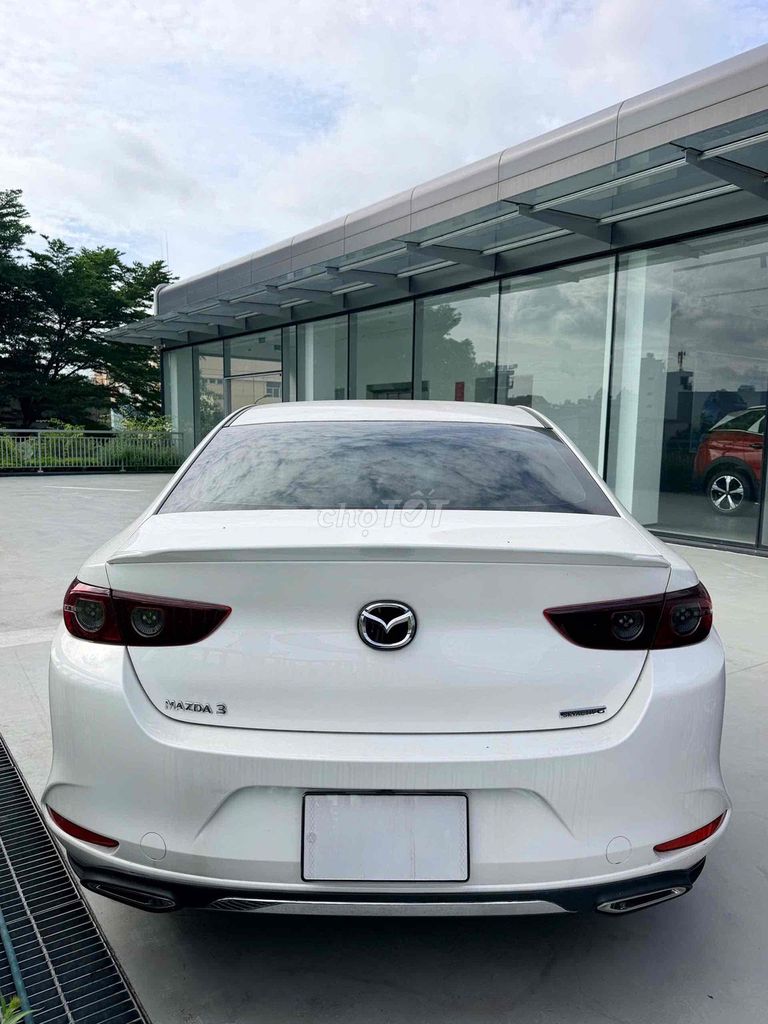Mazda 3 Deluxe Upgrade Odo 86 км, выпуск 5/2026, как новая