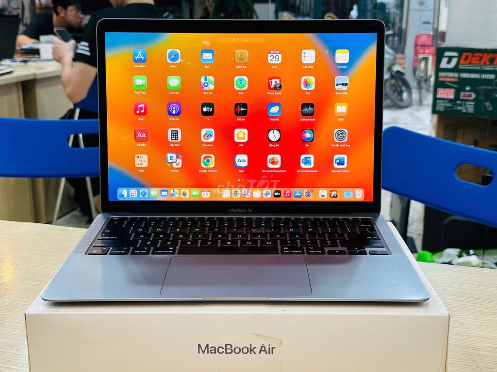 MacBook Air M1 8GB/256GB Fullbox full pk. Mua bán Laptop tại Quận Đống Đa Hà Nội được đăng bởi Nguyễn Thu hình 1