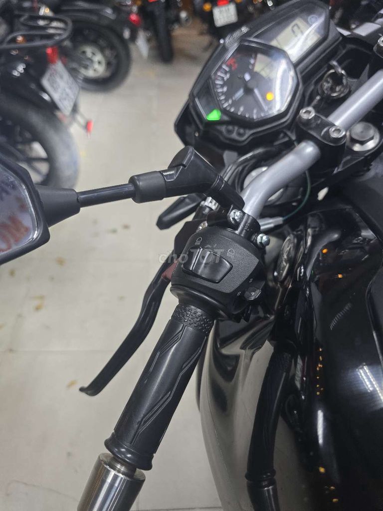 Yamaha Mt03 siêu đẹp,Nguyên bản 100%, QuýMotor. Mua bán Xe máy tại Quận Thanh Khê Đà Nẵng được đăng bởi Quý Moto Cycle 21 điện biên phủ Đà Nẵng hình 6