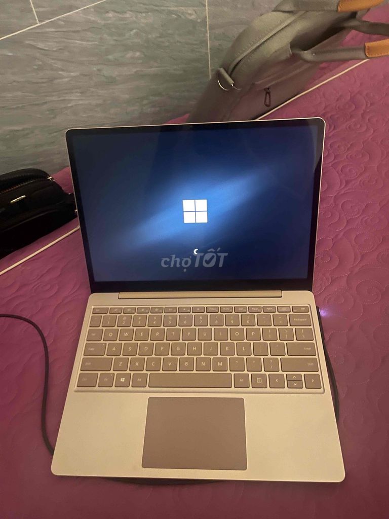 Microsoft Surface Laptop Go i5 8GB/128GB Vàng Hông. Mua bán Laptop tại Quận Bình Tân Tp Hồ Chí Minh được đăng bởi Mỡ hình 1