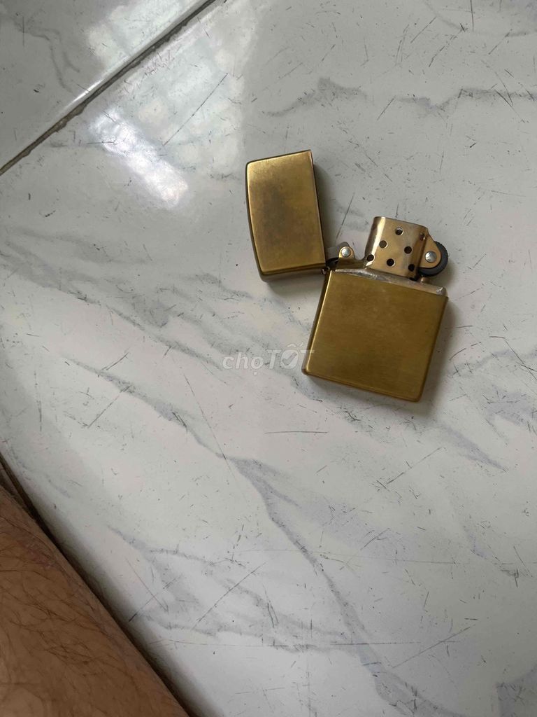 Bật lửa Zippo Đồng Vàng