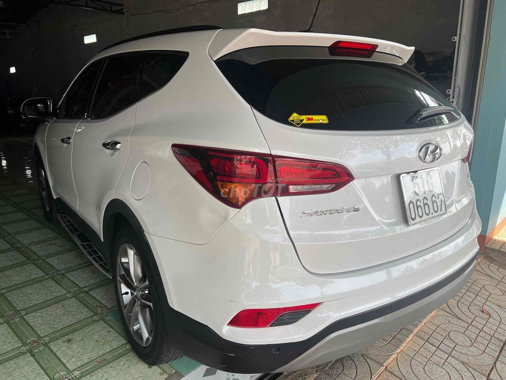 Hyundai Santa Fe Xăng  50.000 km 1 đời chủ. Mua bán Ô tô tại Thành phố Dĩ An Bình Dương được đăng bởi Bảo Khang hình 4