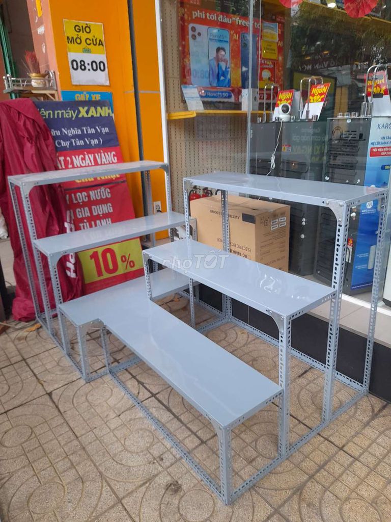 Kệ trưng bày Kệ tam cấp 3 tầng. Mua bán Tủ, kệ gia đình tại Thị xã Bến Cát Bình Dương được đăng bởi Thu Hoàng hình 1
