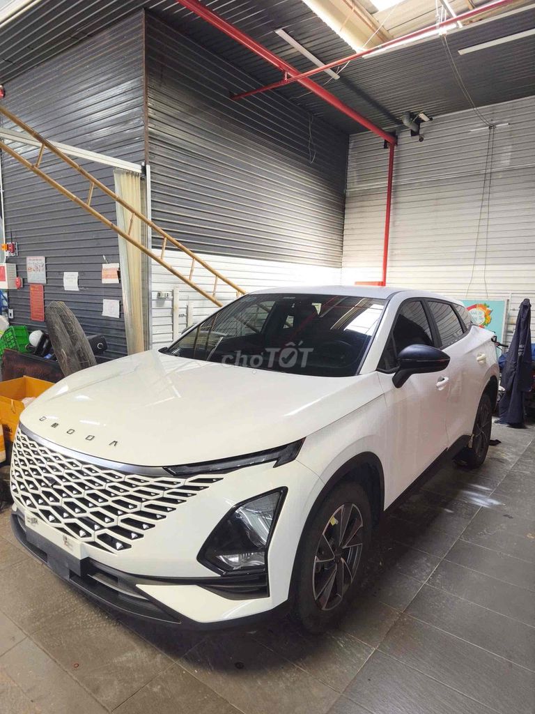 Omoda C5 Luxury Белая, в отличном состоянии, Vin 2025