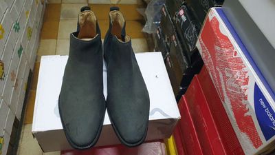 mình cần bán 1 đôi giày cổ cao hiệu HM size 42. Mua bán Giày dép tại Quận 10 Tp Hồ Chí Minh được đăng bởi Nguyen hung