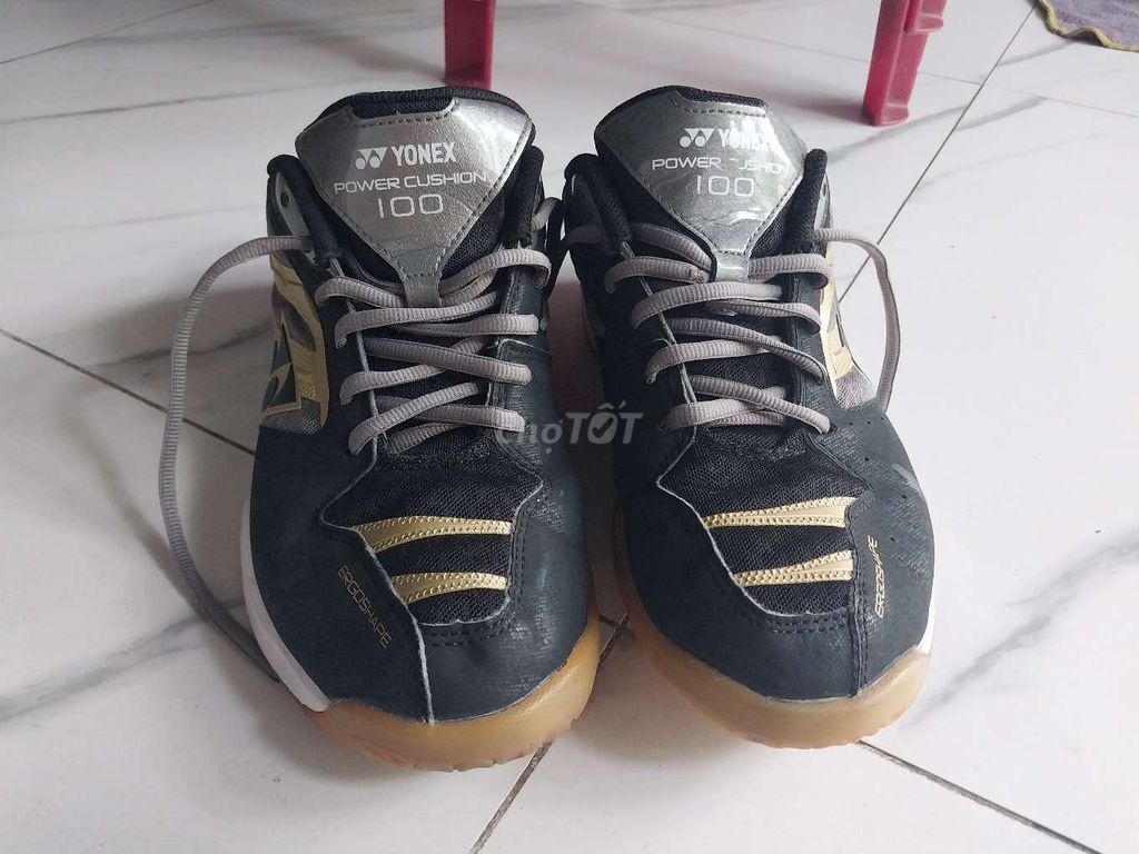 Giày cầu lông Yonex chính hãng size 40