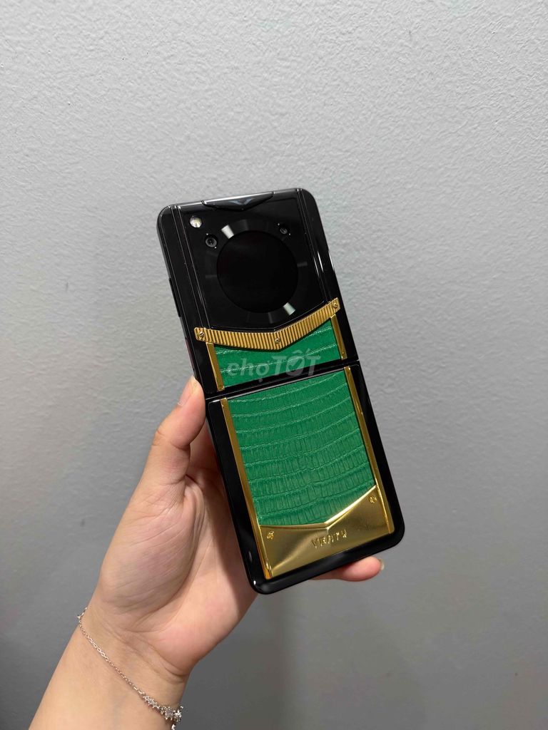 Vertu Iron Flip xanh. Mua bán Điện thoại tại Quận Bắc Từ Liêm Hà Nội được đăng bởi Luu Mai  hình 1