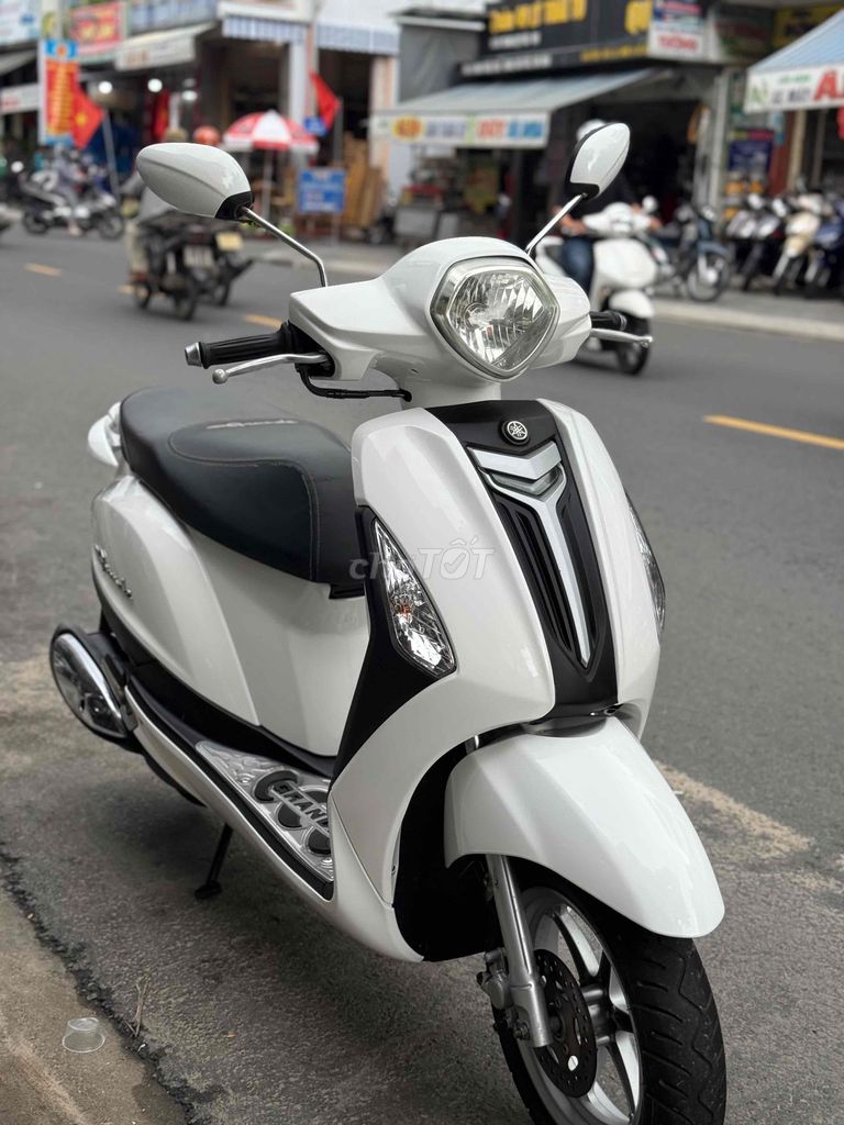 Grande bản màu trắng nguyên rin. Mua bán Xe máy tại Quận Thanh Khê Đà Nẵng được đăng bởi Cửa Hàng Xe Máy Lê Được hình 1