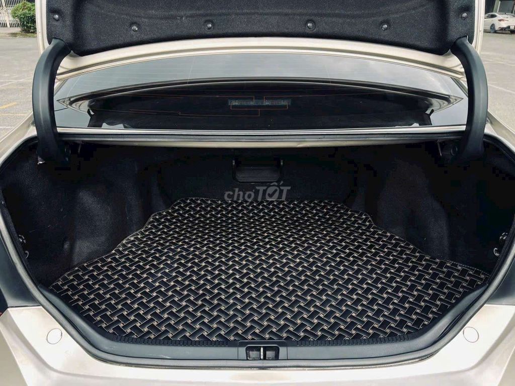 2015 2.5Q - 72000 km thương lượng nhẹ. Mua bán Ô tô tại Thành phố Thuận An Bình Dương được đăng bởi Hoang Nguyen hình 10