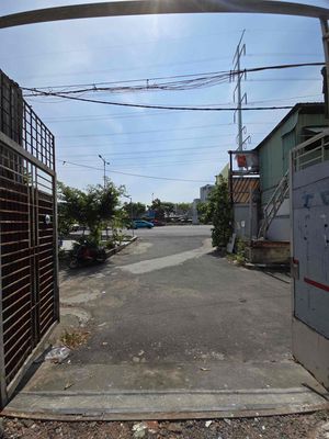 MẶT TIỀN PHẠM VĂN ĐỒNG - PHAN VĂN TRỊ CÔNG VIÊN TRƯỚC NHÀ ĐẬU XE FREE
