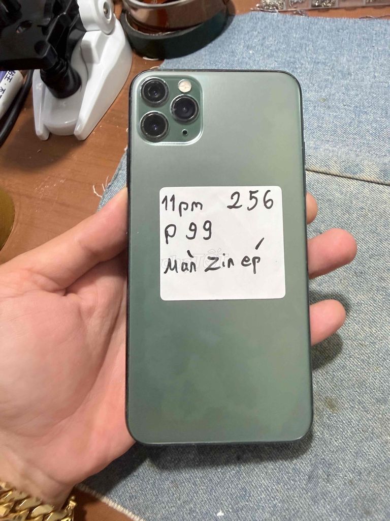 iPhone 11 Pro Max 256GB Xám Đã sử dụng. Mua bán Điện thoại tại Huyện Tân Phước Tiền Giang được đăng bởi Le Duy Hong Duc hình 1