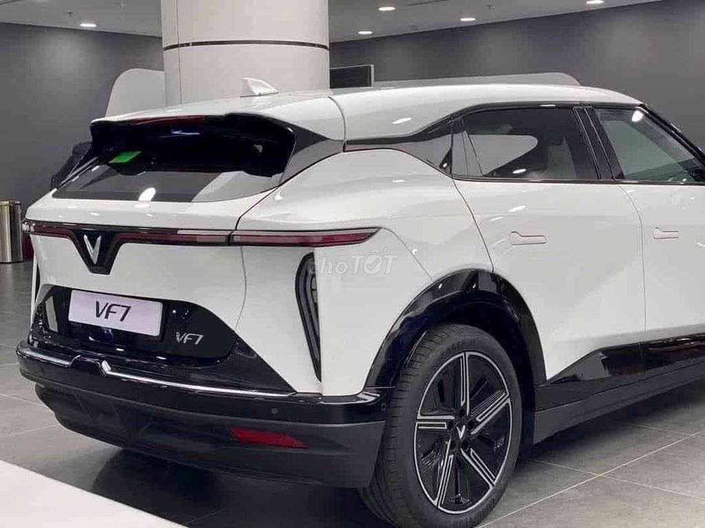 VinFast VF7 2025 Plus. Mua bán Ô tô tại Huyện Bình Chánh Tp Hồ Chí Minh được đăng bởi Phát Nguyễn VinFast hình 5