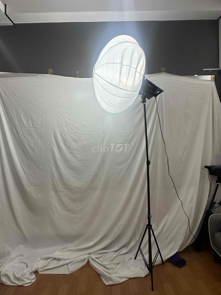 Đèn studio Trắng Mới. Mua bán Máy ảnh, Máy quay tại Quận 1 Tp Hồ Chí Minh được đăng bởi Hồ Thị Kiều Phượng hình 1