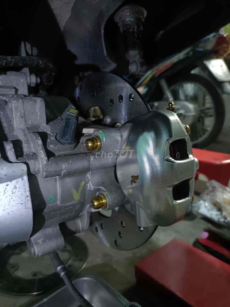 Bán cặp heo Frando dành riêng cho Vespa GTS. Mua bán Phụ tùng xe tại Quận 7 Tp Hồ Chí Minh được đăng bởi Tezuka hình 3