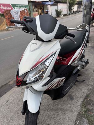 Honda Air Blade 2008 Trắng Đỏ Đen. Mua bán Xe máy tại Quận Tân Phú Tp Hồ Chí Minh được đăng bởi Anh thành