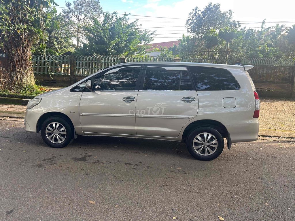 gd cần bán Toyota Innova 2015 E. Mua bán Ô tô tại Thành phố Buôn Ma Thuột Đắk Lắk được đăng bởi Phong phú hình 1