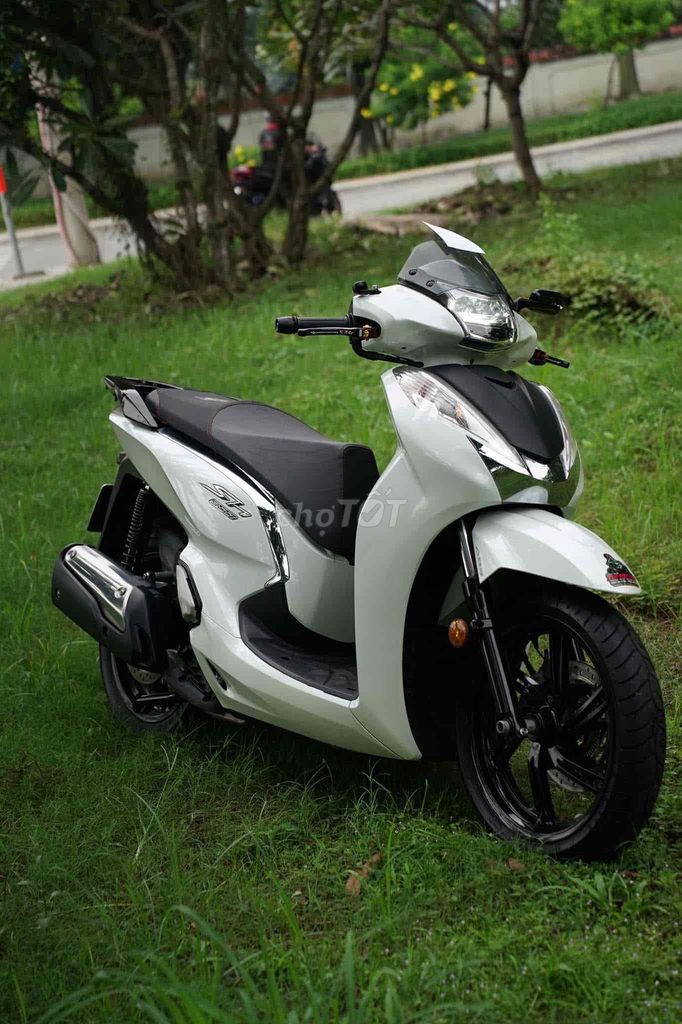 😄😋 HONDA SH300I XE Ý BS 01115 , CÓ ĐỔI XE ,2017