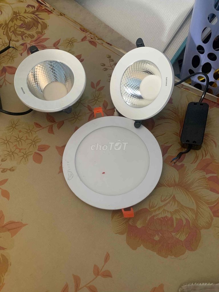 Đèn LED âm trần Philips Trắng Vàng. Mua bán Đèn tại Thành phố Thủ Đức Tp Hồ Chí Minh được đăng bởi Tài Tài hình 1